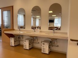 自然光あふれる洗面台