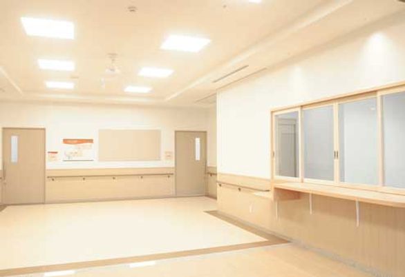 明るい空間の廊下