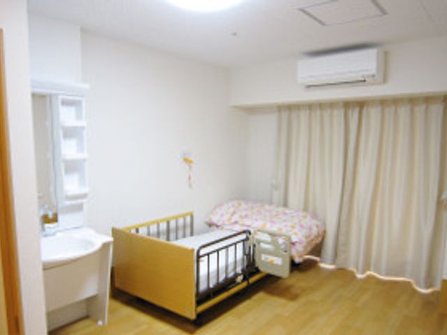 居心地の良い居室 居室 ゆとりを感じさせる居室です。清潔感のある空間で、快適な生活が送れそうですね。