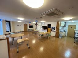 広々としたダイニングルーム