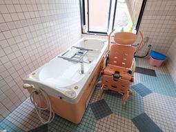 広々した清潔な浴室