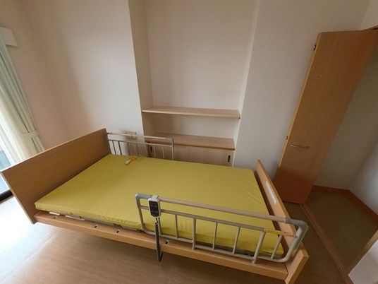 広々とした明るい居室