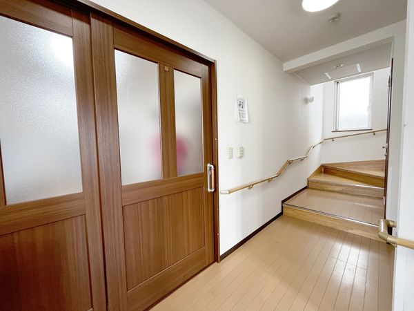 手すりのある廊下