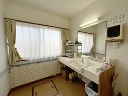明るい洗面台