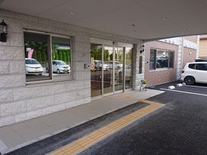 入口が広々とした施設