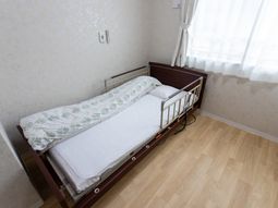 落ち着いた色合いの居室