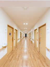 廊下の明るく広い空間