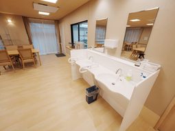 ゆとりある洗面台設備