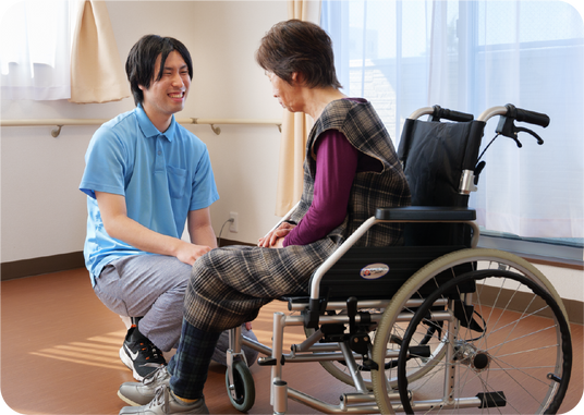 笑顔溢れる高齢者とのふれあい