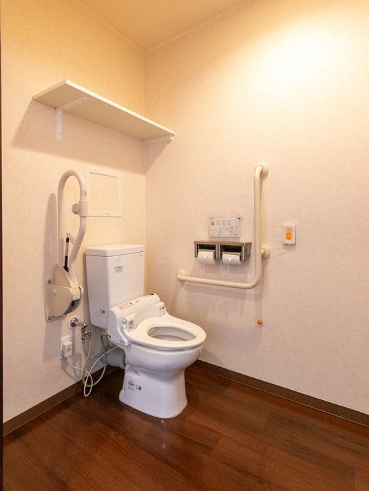 手すり付きトイレ