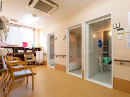 明るい空間の浴室