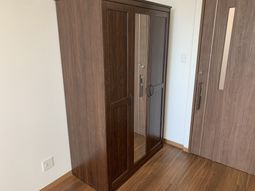 落ち着いたクローゼット