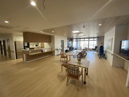 広々としたダイニングルーム