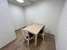 ゆったりとした会話の居室