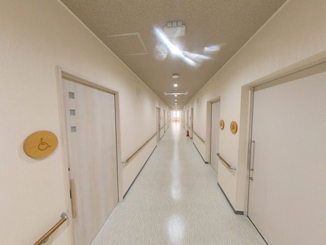手すり付きの廊下