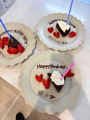 ケーキを準備する様子