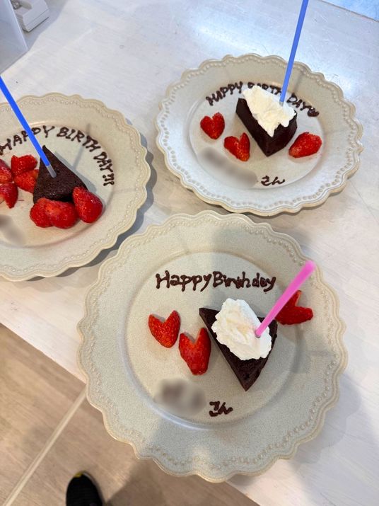 ケーキを準備する様子