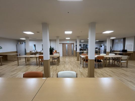広々とした食堂