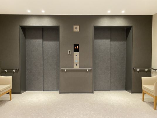 ゆったりとしたエレベーターホール