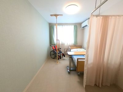 広々とした明るい居室