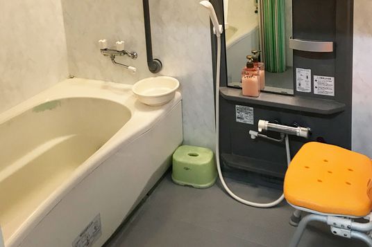 ケアの心地よい浴室