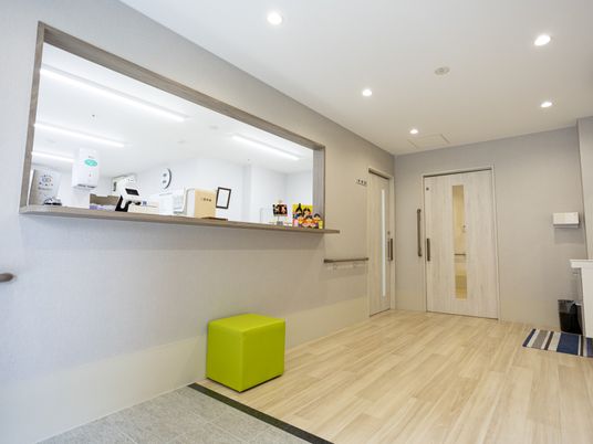 明るい受付の場所  