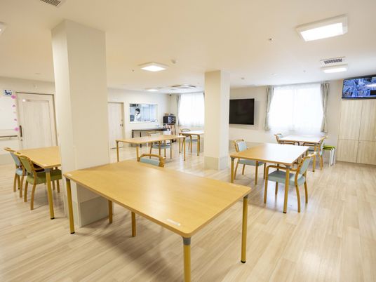 明るいダイニングルーム