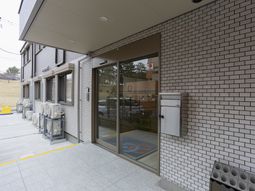 落ち着いた外観