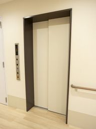 落ち着いた雰囲気のエレベーター