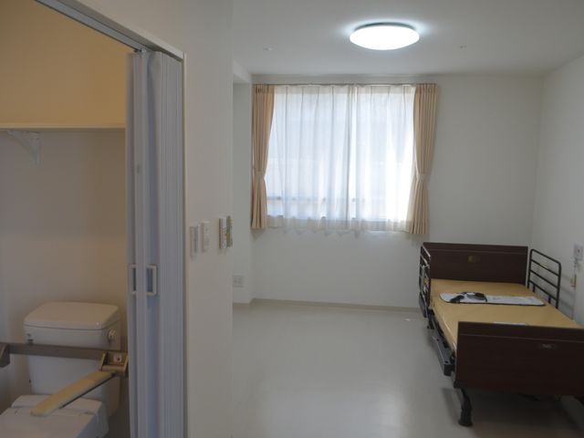 快適な居室環境 居室 整った居室でのお仕事、明るい環境で利用者様のサポートをしませんか。優れた施設で働くチャンスです。