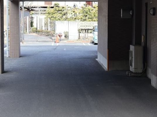 建物の出入口付近  