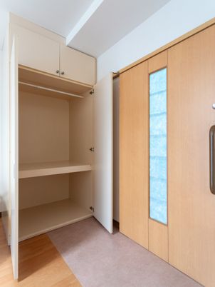開けたクローゼットの居室