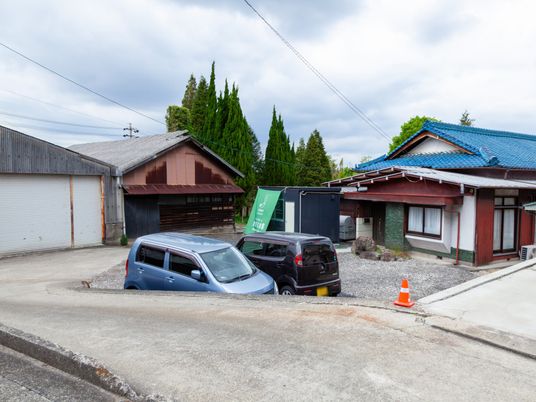 和風の建物のエントランス