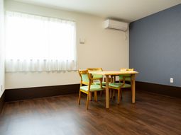 明るい空間の食卓セット