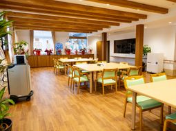 広々とした快適ダイニング