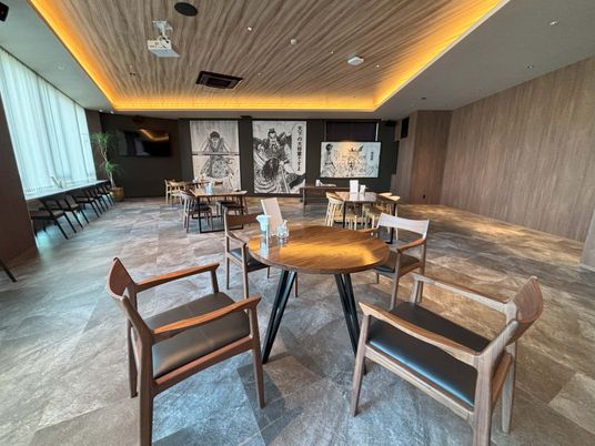 広々としたラウンジ