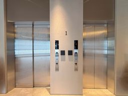 シンプルなエレベーター