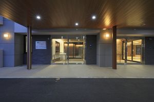 エントランスの夜景