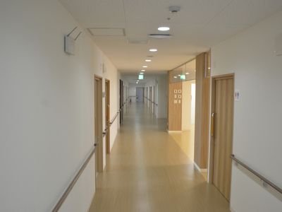 手すり付きの廊下