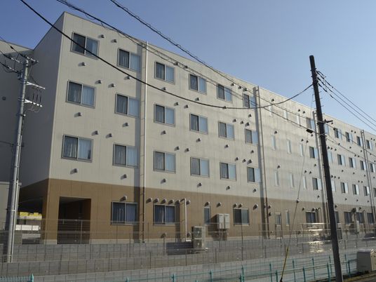 四階建ての施設外観