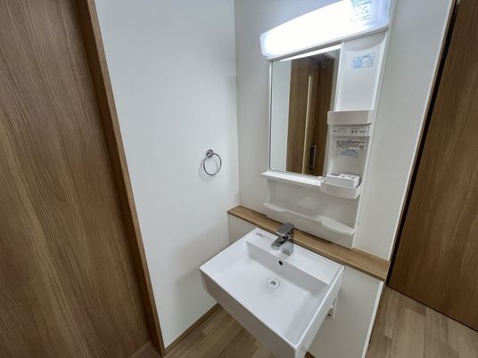 清潔な洗面台のある空間