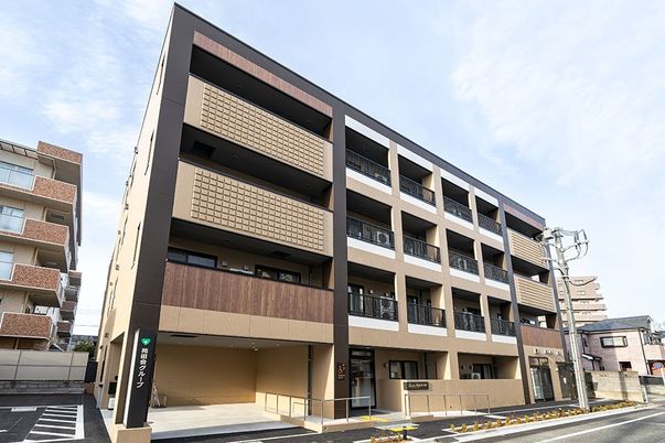 モダンな建物の外観