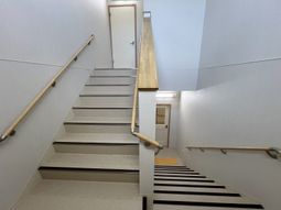 バリアフリー設計の廊下