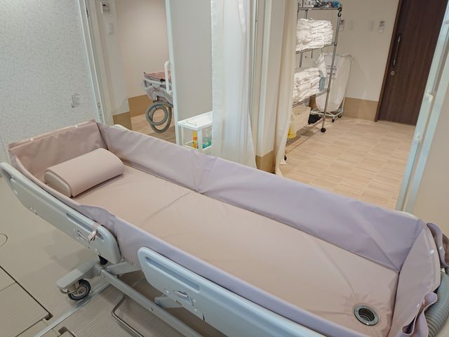 快適な浴室設備 浴室 手すりやバリアフリー構造で安心。清潔感のある浴室では、快適な入浴時間をお過ごし頂けます。