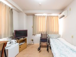 快適な洋室内観