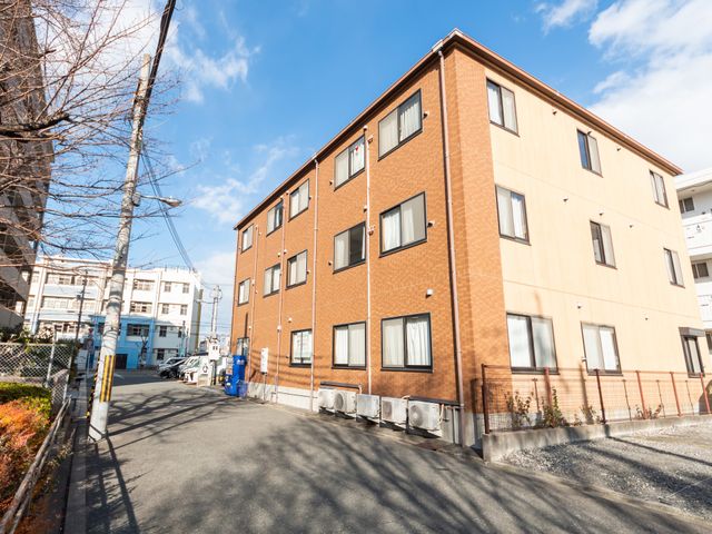 施設外観 外観 住まう方々が快適に過ごせるよう考慮された建物です。清潔感が漂い、明るい雰囲気を感じられます。
