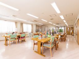 明るいダイニングルーム