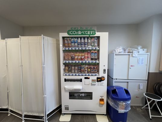 自販機と回収箱