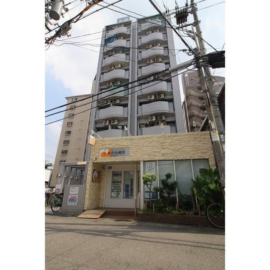 スタッフ募集の外観