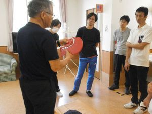 機能訓練の説明場面  